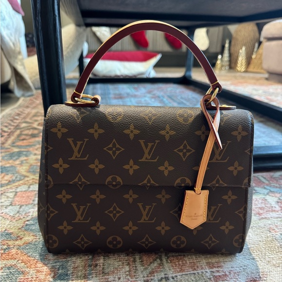 Louis Vuitton Cluny BB - Picture 1 of 9